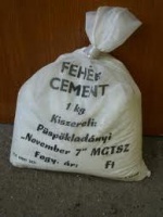 Fehér cement (Poli-Farbe)